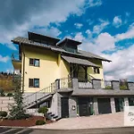 Prestigious And Stylish דירה *